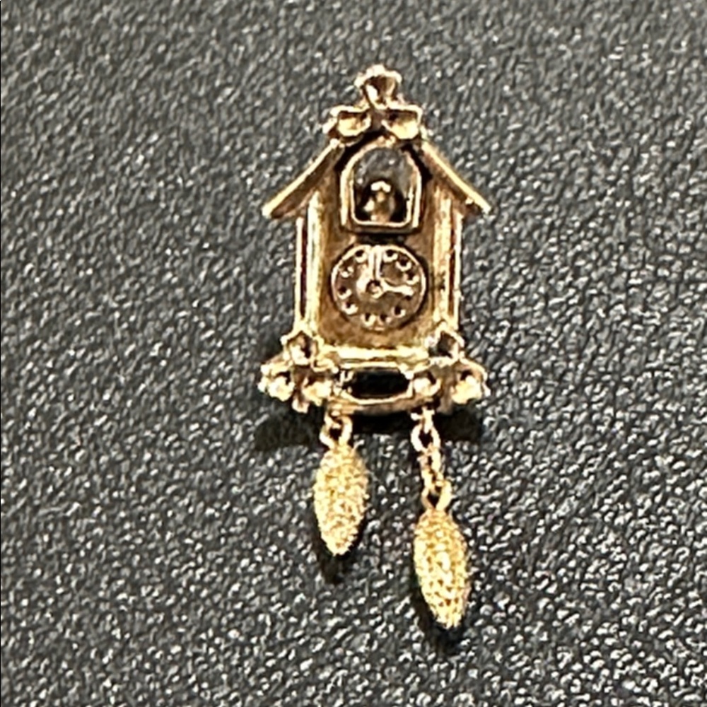 Avon 1981 “Cute Cuckoo” Gold Tone Cuckoo Clock Lapel Pin Tack